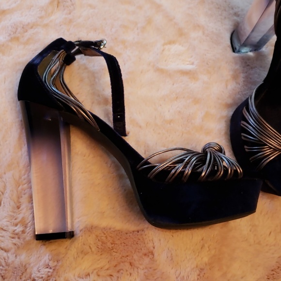 Guess Velvet Stilettos - Picture 2 of 6